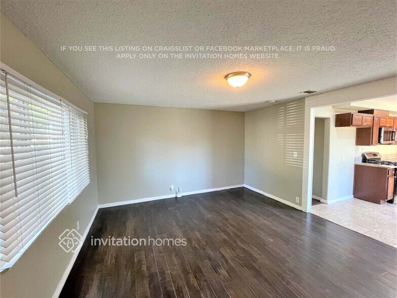 Building Photo - 9233 Kewen Ave