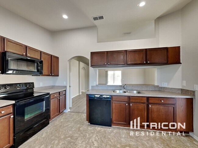 Building Photo - 495 Majestic Gardens Blvd