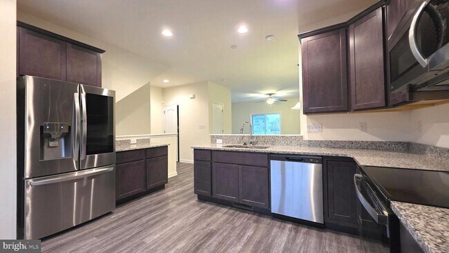 Building Photo - 115 Lexington Pl