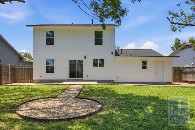 Building Photo - 3610 Alexandria Dr