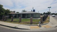 Building Photo - Coming Soon 3 Bd 1 Ba Home in East Bakersf...