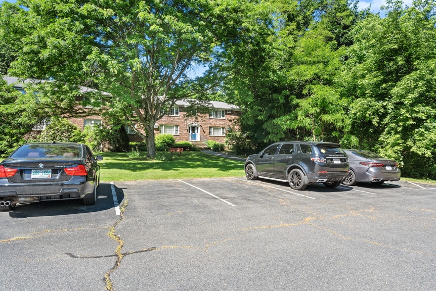 Building Photo - 13 Myles Standish Dr