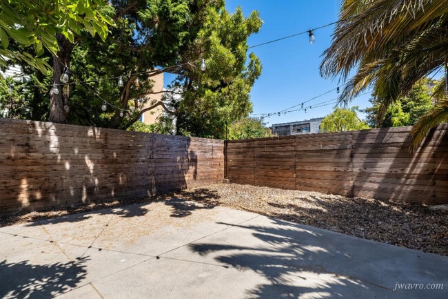 Building Photo - 273 Dolores St