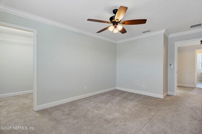 Building Photo - 150 Whisper Rock Dr