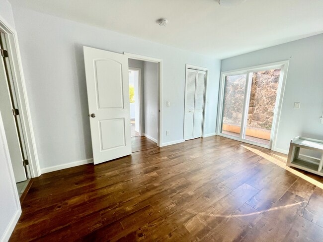 Building Photo - 1310 Maalahi St