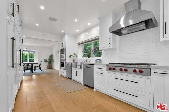 Building Photo - 602 S Lucerne Blvd