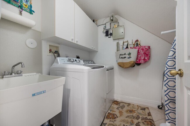 Building Photo - 4062 Bahia Isle Cir