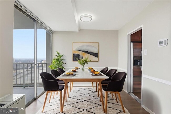 Building Photo - 301 N Beauregard St