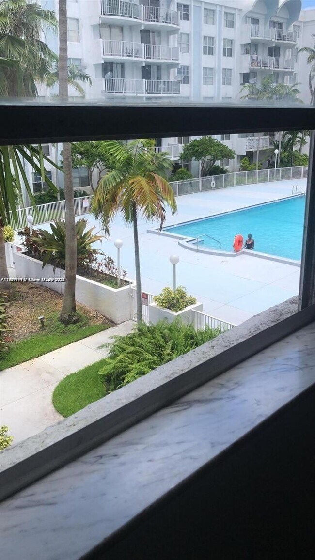 Building Photo - 494 NW 165th St