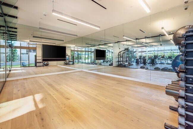 Building Photo - Sky Ala Moana #1701: Spacious Condo w/ Ocean Views