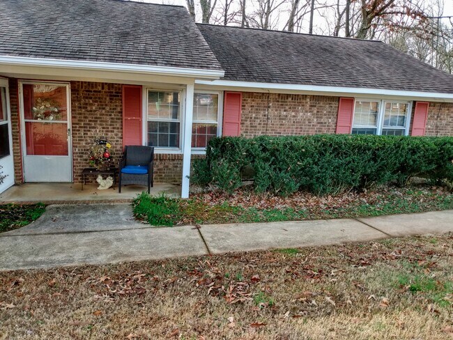 Building Photo - 103 Colebrook Ct