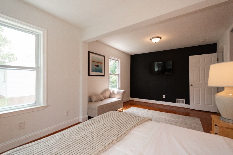 Building Photo - 1012 East-West Hwy