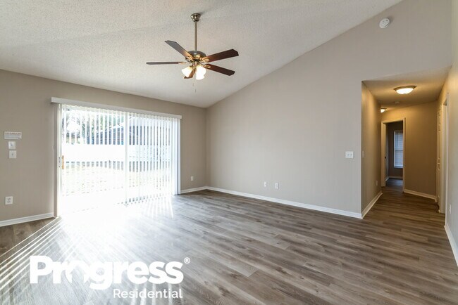 Building Photo - 16530 Golden Eagle Blvd