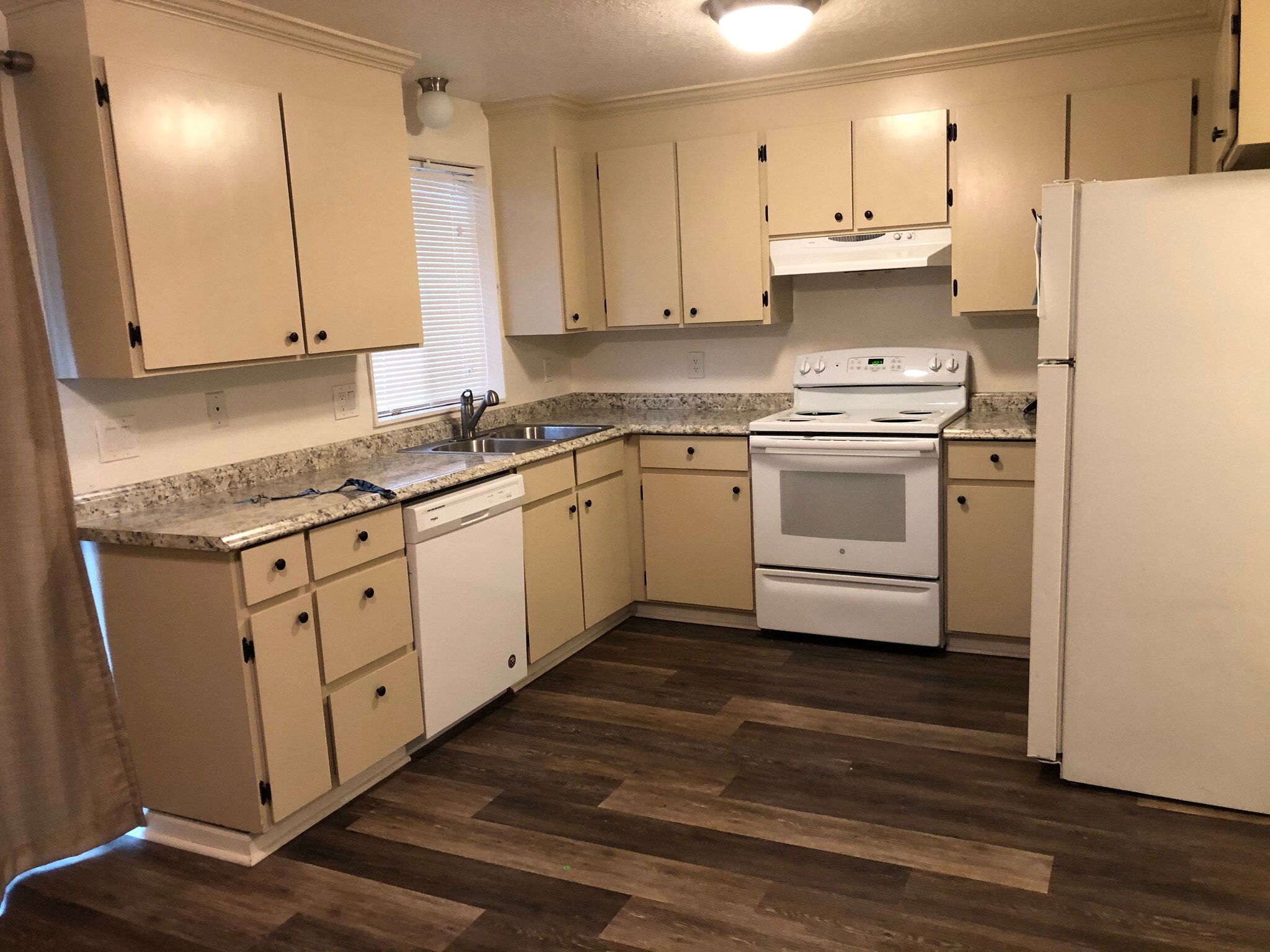 Kitchen - 227 Dorn Ave