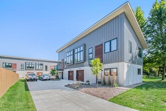 Building Photo - 712/714 W. Middle St