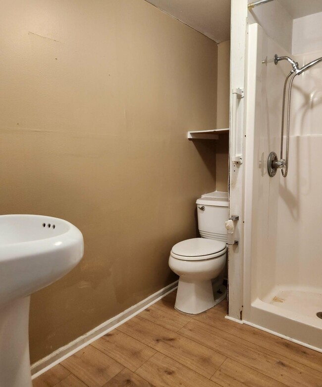 Building Photo - 890 Poinsettia Rd