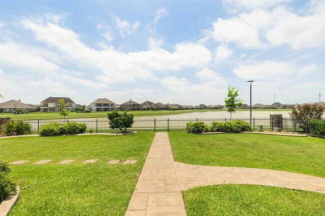 Building Photo - 31811 Cary Douglas Dr