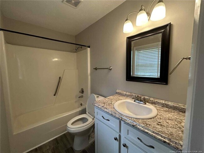 Building Photo - 6413 Worthington Dr