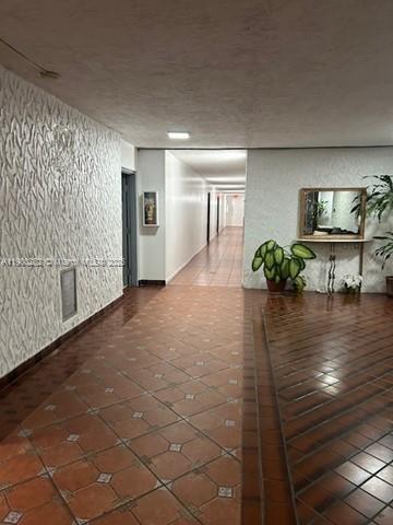 Building Photo - 9678 Fontainebleau Blvd