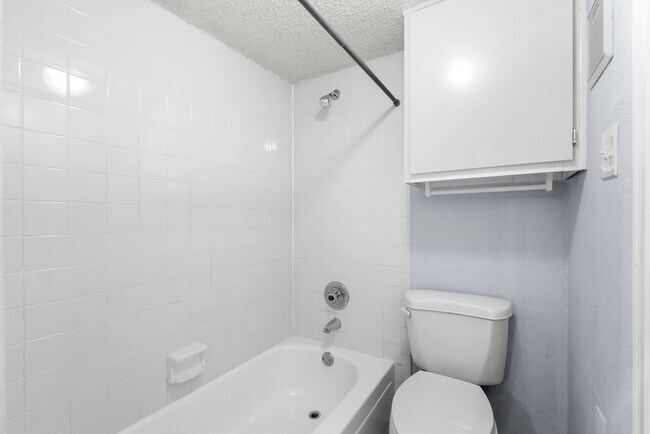 Building Photo - 2750 Holly Hall St