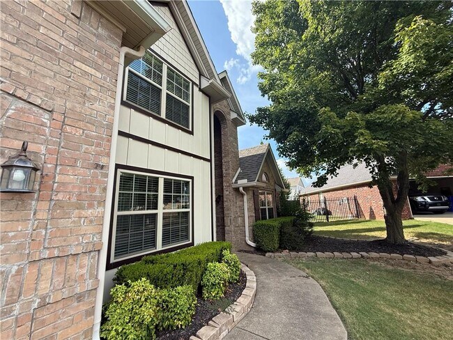 Building Photo - 5317 S Stone Bay Ct