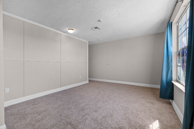 Building Photo - 4751 Deer Run Rd