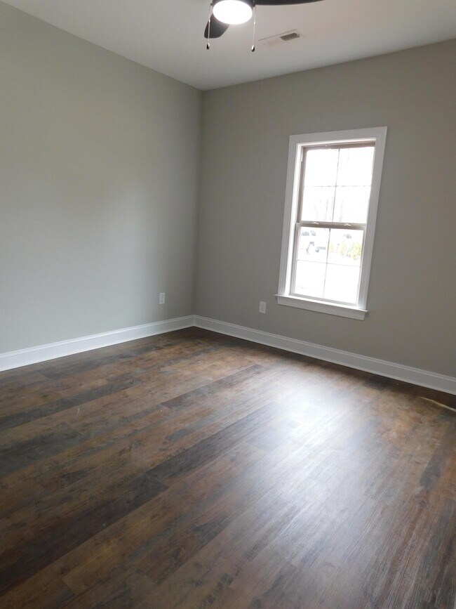 Building Photo - 891 Forehand Rd