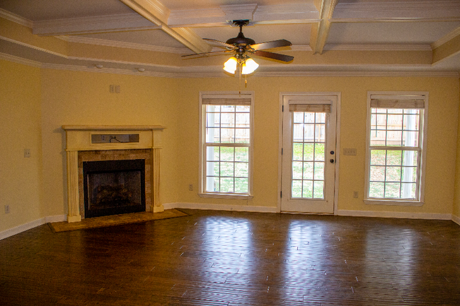 Building Photo - 104 Sagewood Ln