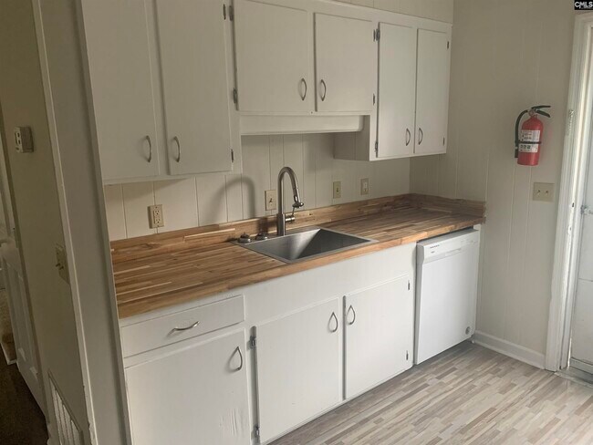 Building Photo - 2403 Duncan St