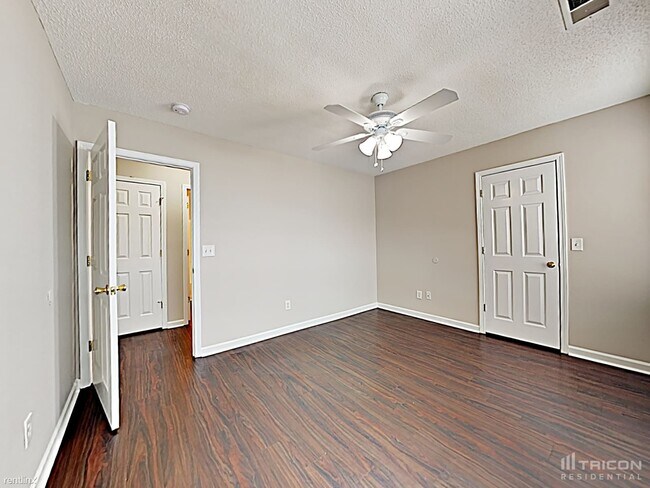 Building Photo - 121 Summer Vale Dr