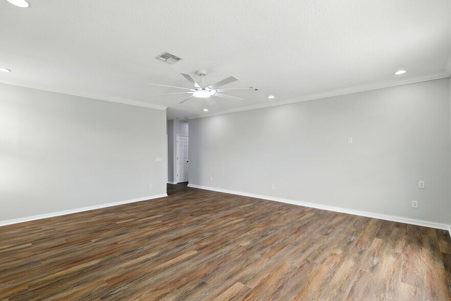 Building Photo - 2480 Cypress Tree Trl