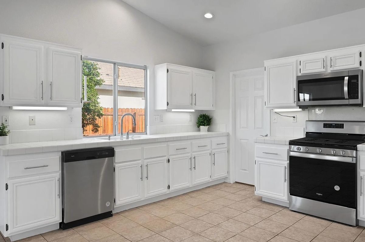 Building Photo - 41617 Beadling