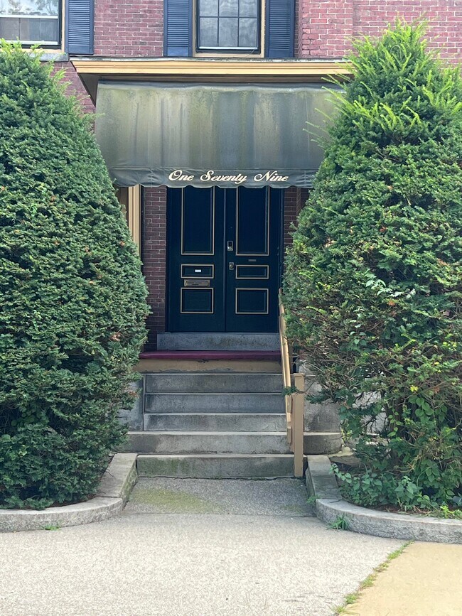 Building Photo - 179 Lowell St