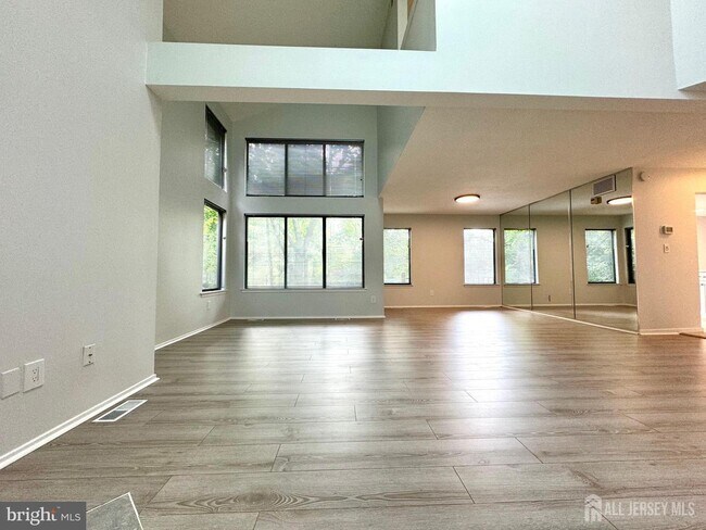 Building Photo - 104 Sayre Dr