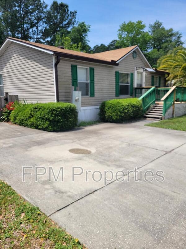 Building Photo - 205 Vintage Oak Cir