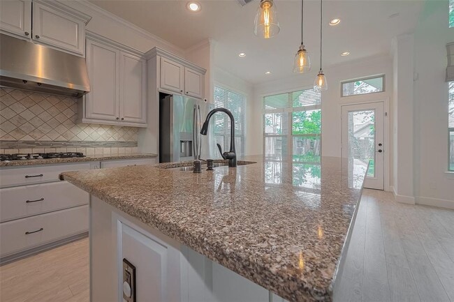 Building Photo - 155 Lindenberry Cir