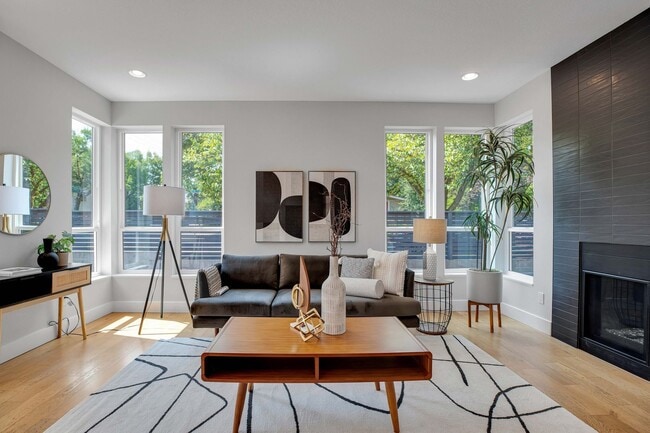 Building Photo - Urban Modern 5 Bedrooms, 3 1/2 Bathrooms, ...