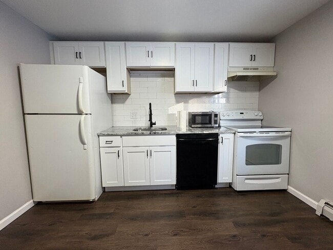 Interior Photo - 818-826 Pine St. - Red Pod