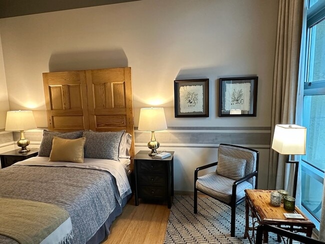 Building Photo - 700 12th Ave S