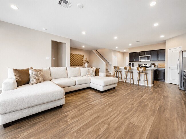 Building Photo - 5230 Misty Iris Cir