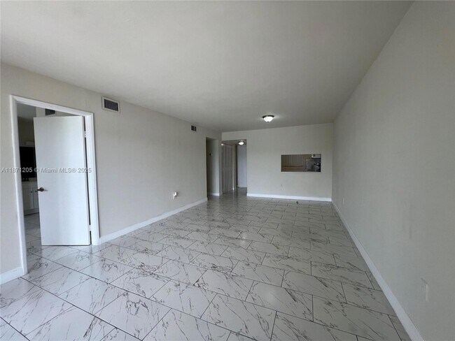 Building Photo - 480 W Park Dr