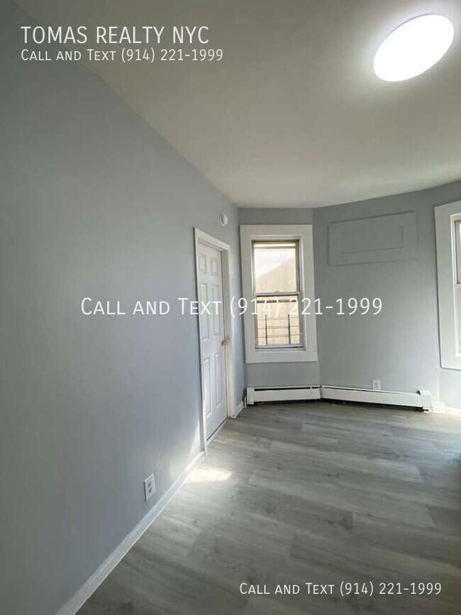 Building Photo - 67 Van Cortlandt Park Ave