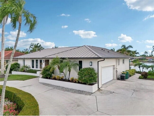 Building Photo - 444 N Barfield Dr