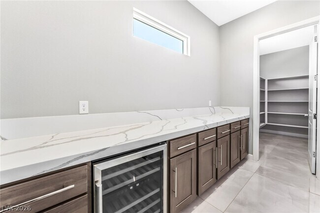 Building Photo - 8477 Wolf Mountain Ct