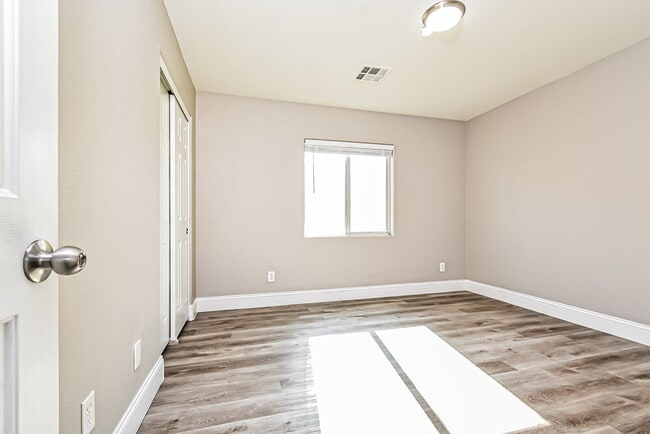 Building Photo - 8656 Treasure Trove St