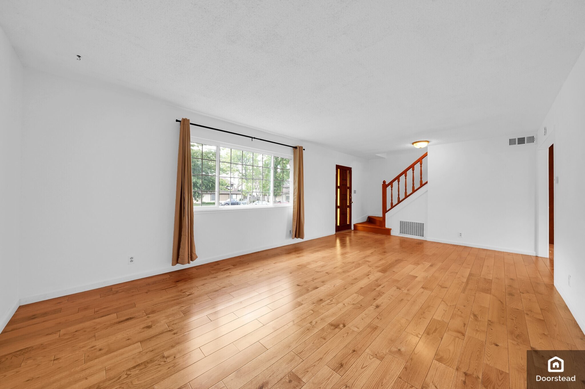Building Photo - 3273 Cropley Ave