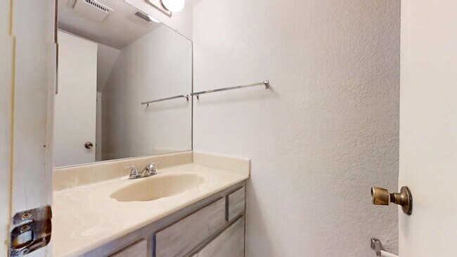 Building Photo - 48255 Monroe St