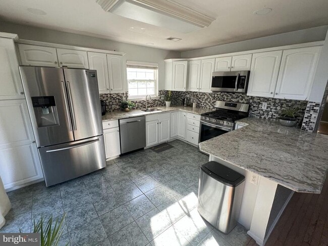 Building Photo - 301 Park Knoll