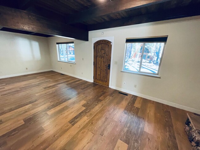 Building Photo - Spacious 4 bed 3 bath house for RENT in So...