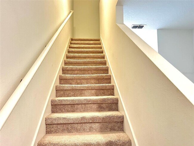 Building Photo - 182 Mandovi St